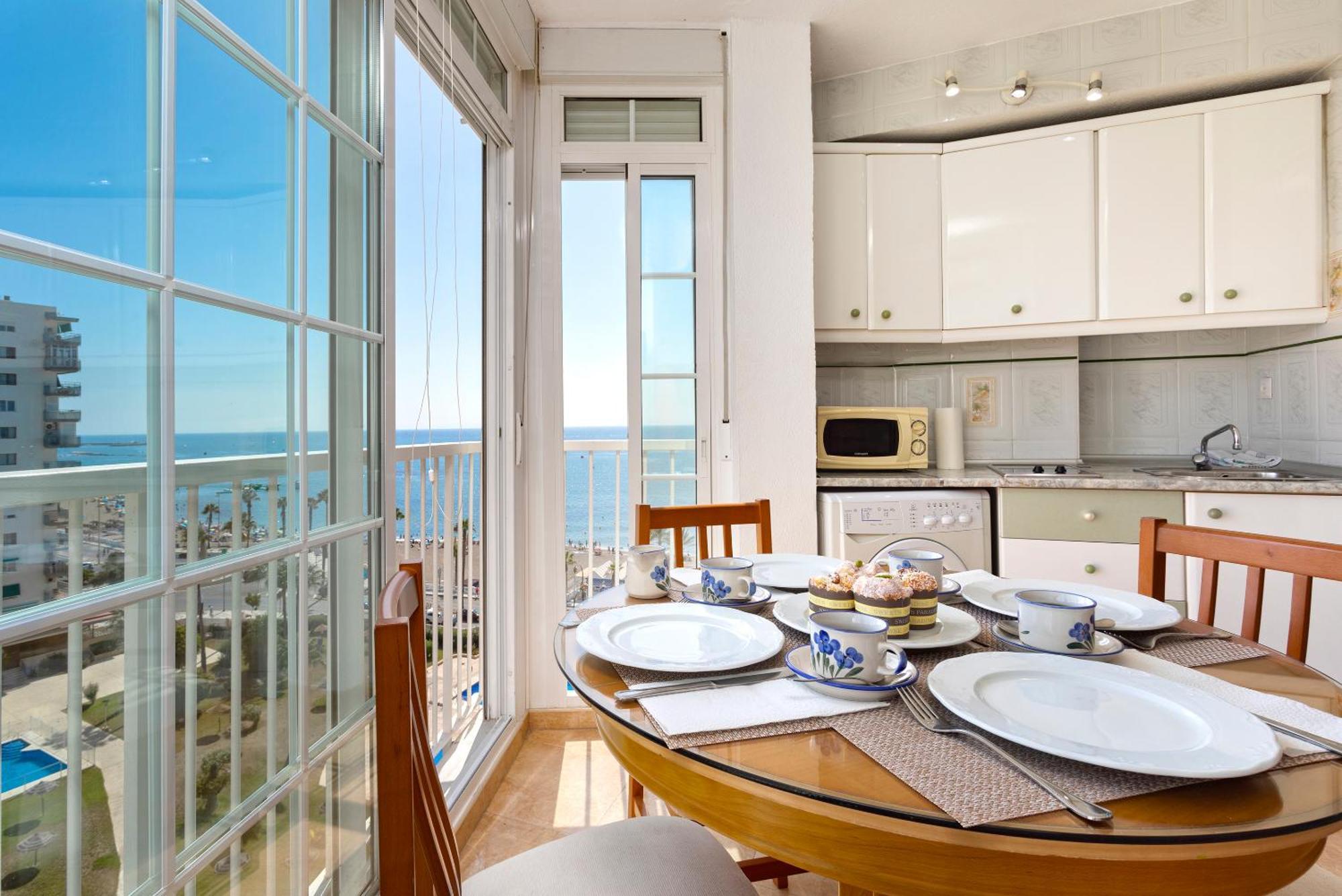 Con Vistas Al Mar En Apartment Benalmádena